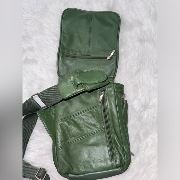 BUXTON Genuine Leather Crossbody Purse - Picture 3 of 8